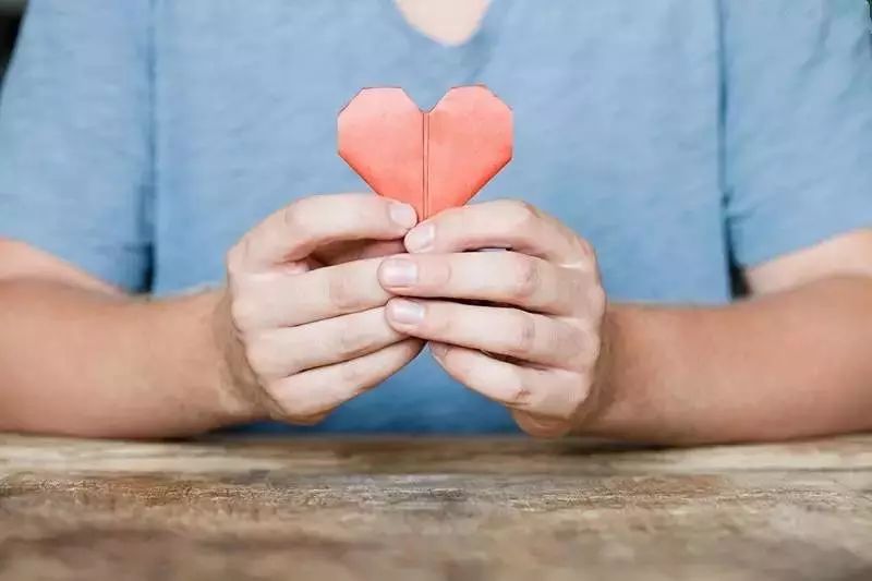 颈椎病1.jpg 颈椎病1.jpg